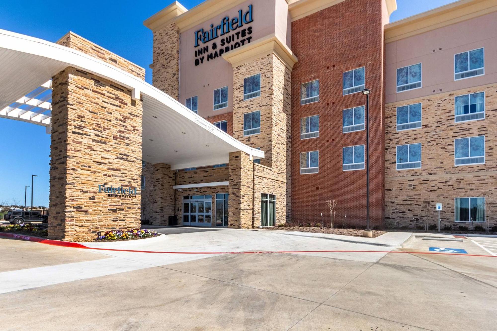 Fairfield Inn & Suites Dallas Arlington South Экстерьер фото